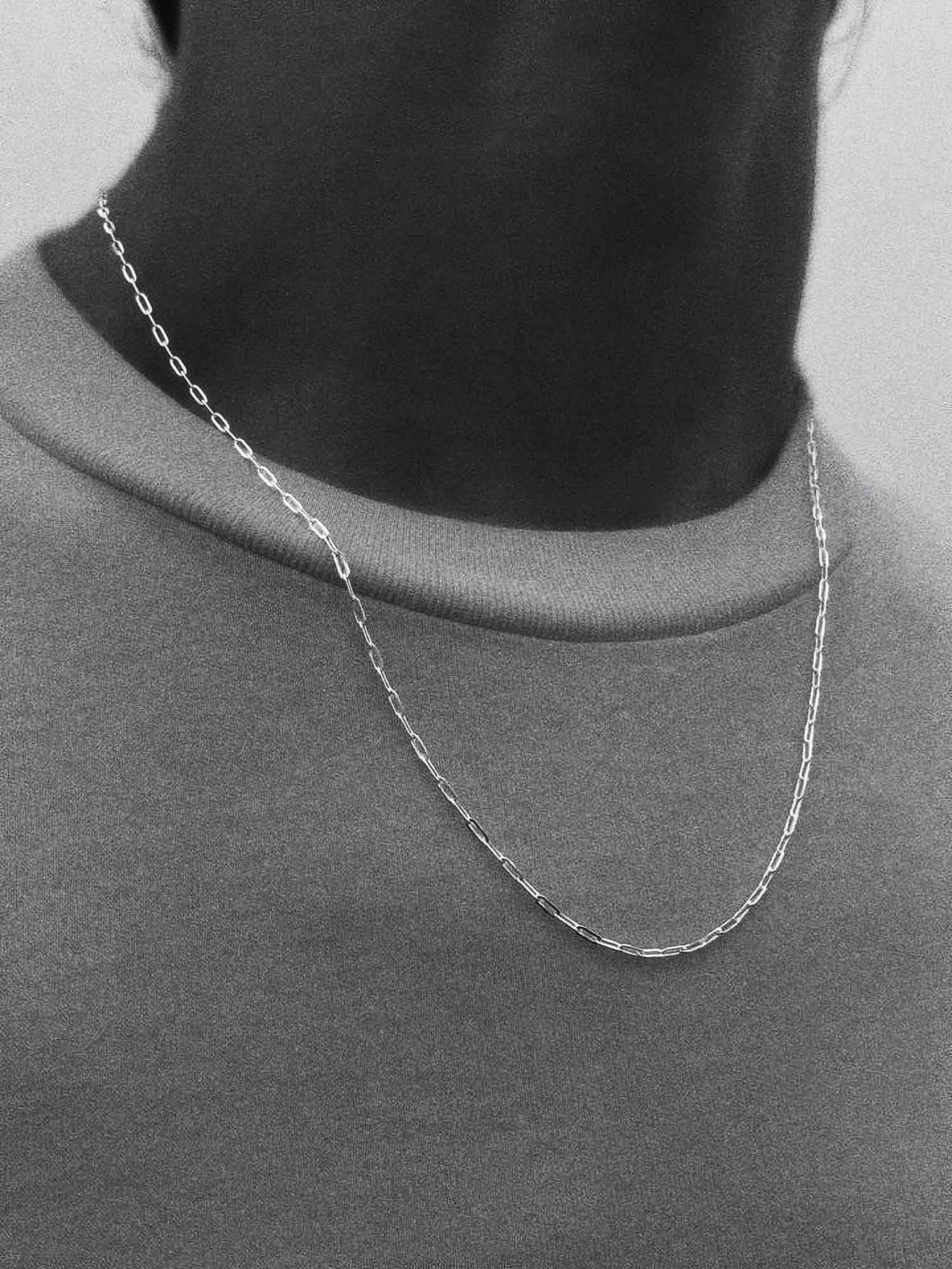 CLIP CHAIN NECKLACE IN SILVER - Image 3