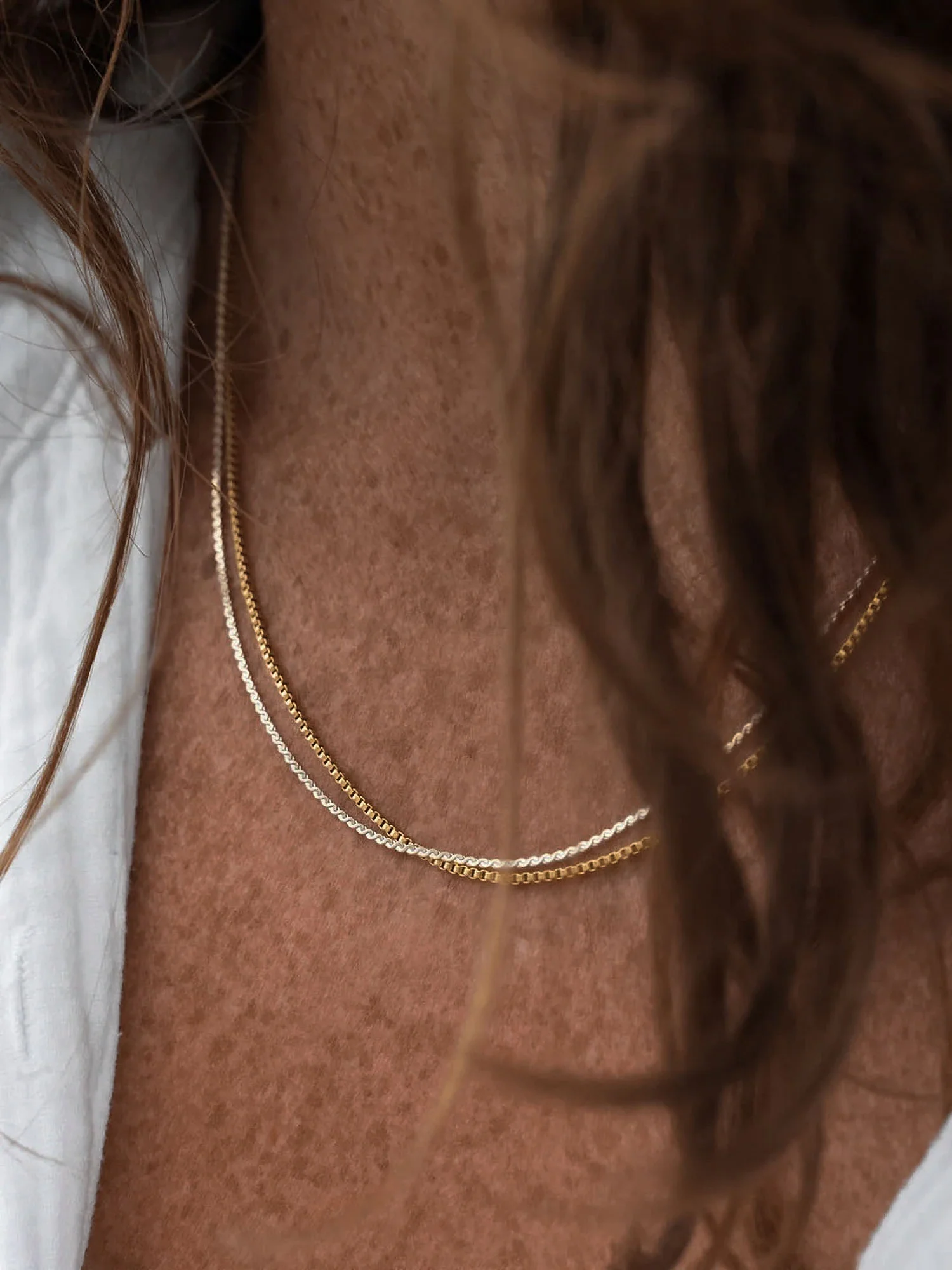 FLUID CHAIN NECKLACE - Image 5